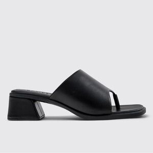 Camper Flat Sandals in Black Leather | SLIGHTLY USED